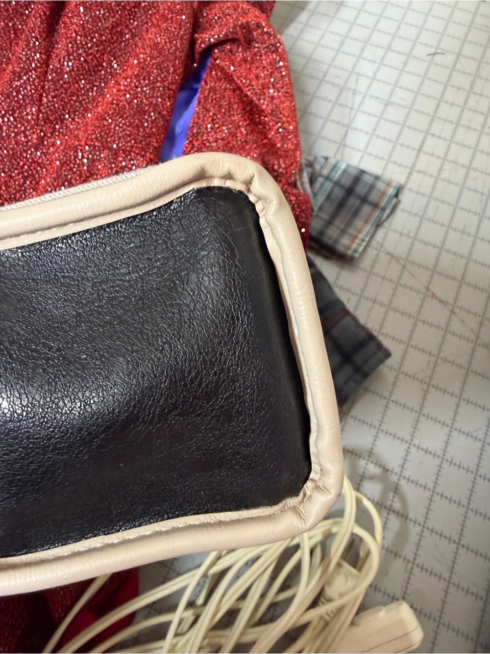 Wrangler Black and Cream Crossbody Tote - Picture 9 of 16